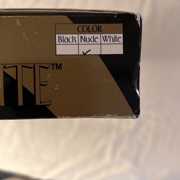 NEW AND NEVER-USED FASHION FORMS NUBRA ULTRALITE SELF-STICKING BRA CUPS - Picture 6 of 7